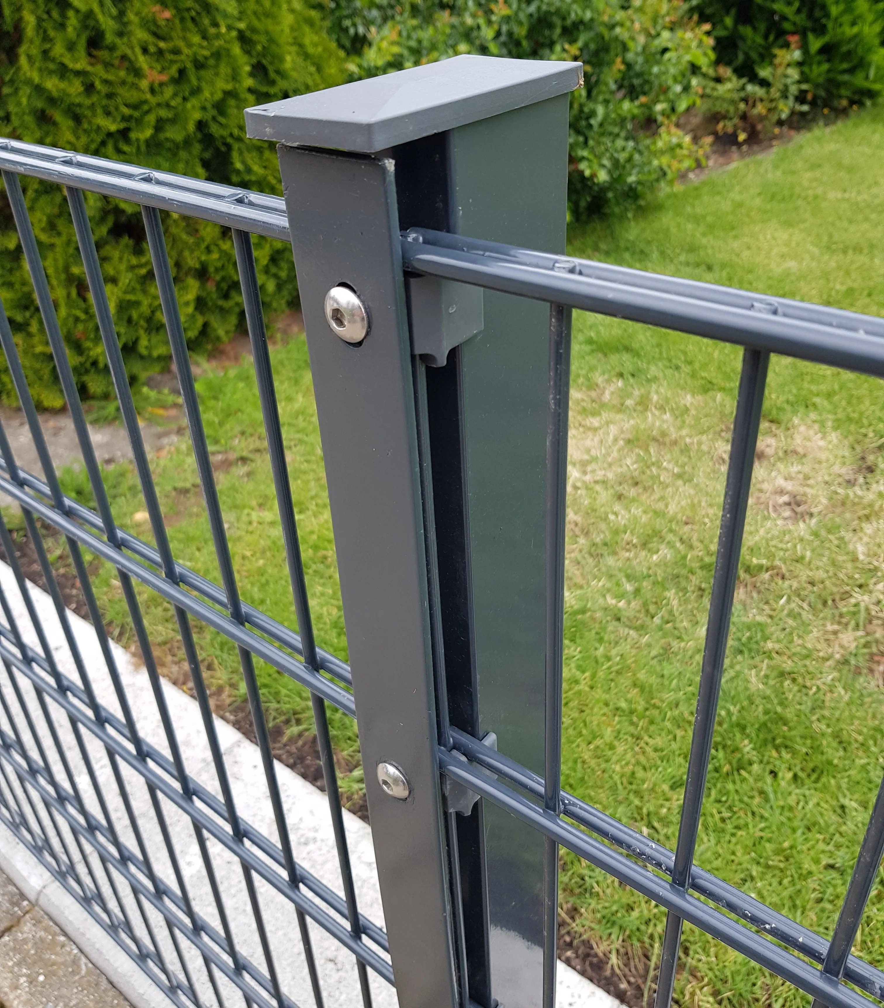Pflegeleichter Aluzaun in Villingen-Schwenningen aufstellen