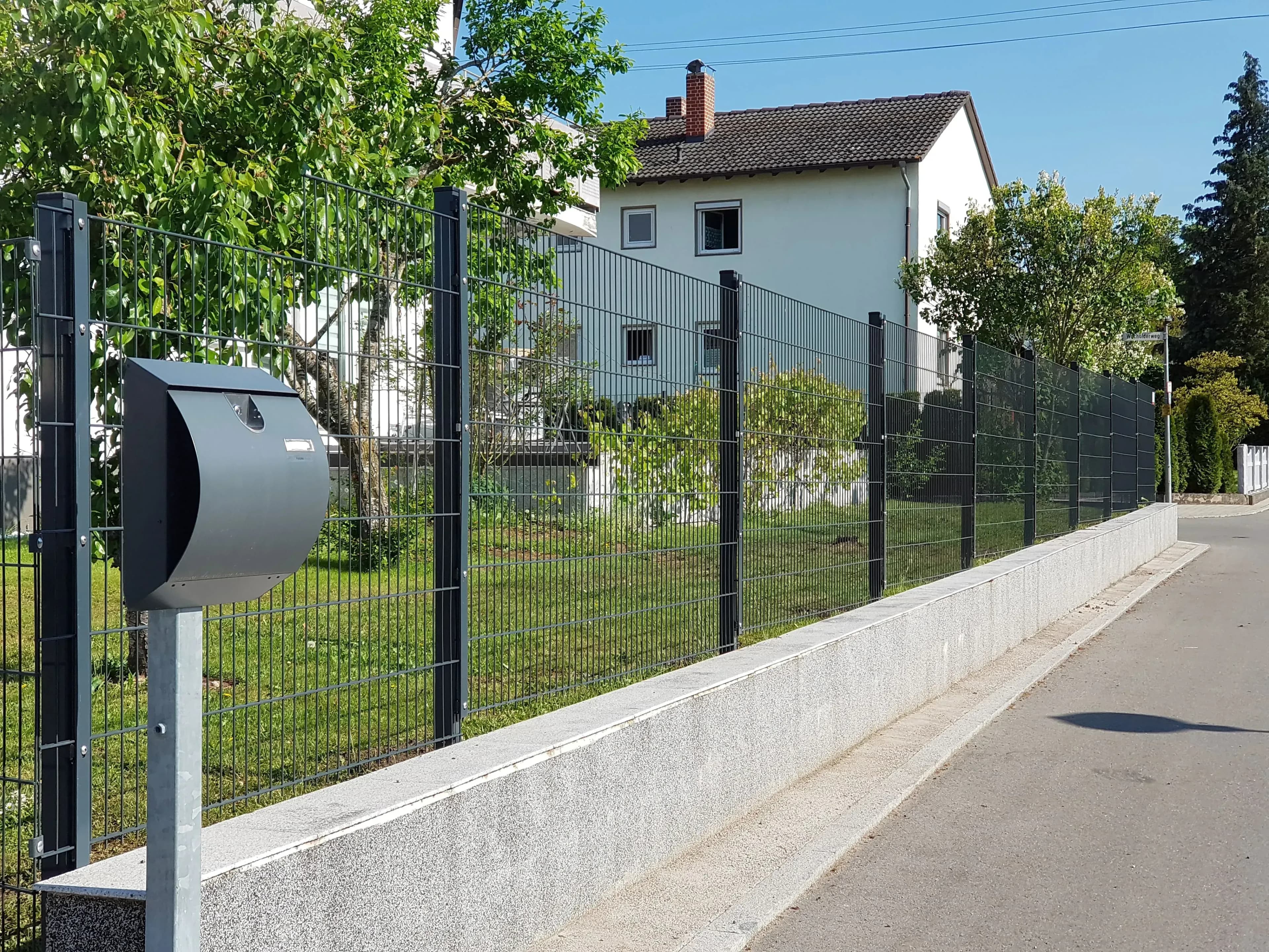 zaun aus Stahl in Villingen-Schwenningen installieren